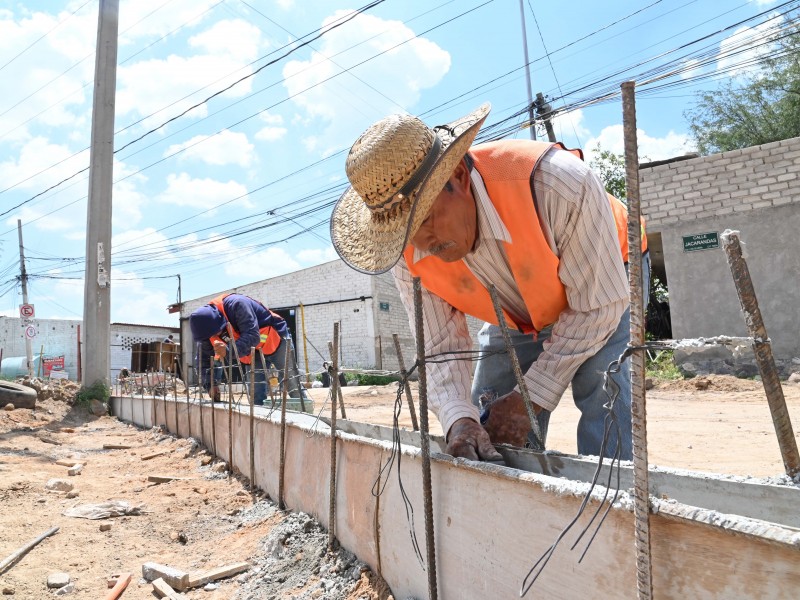 Supervisan obras en Corregidora