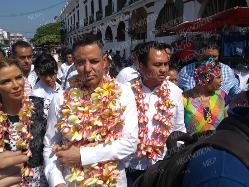 Supervisan reconstrucción del Mercado de Juchitán