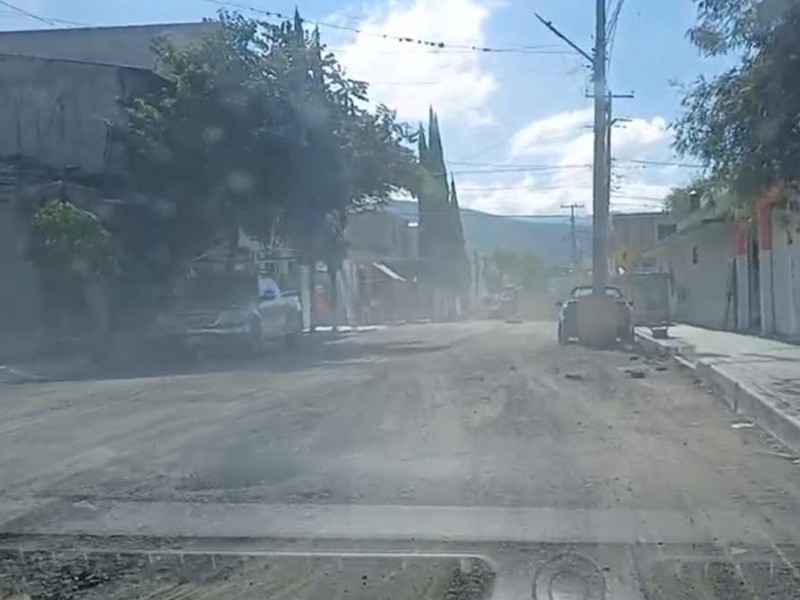 Supuesta reparación a medias de la 38 poniente causó inquietud