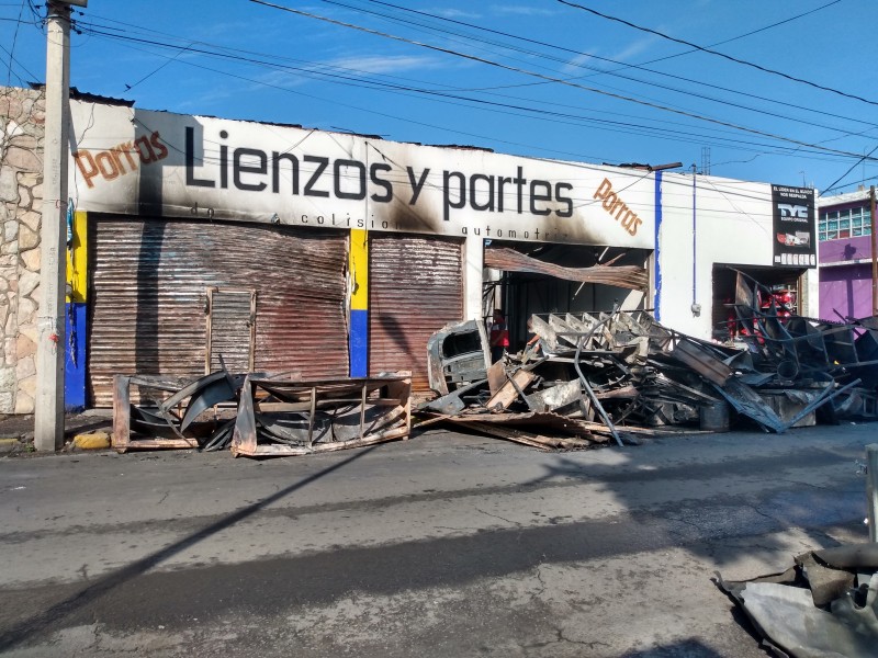 Supuesto crimen organizado provoca incendio  en negocio