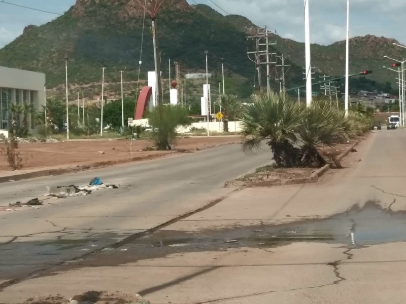 Sur de Guaymas en abandono con fugas basura y baches