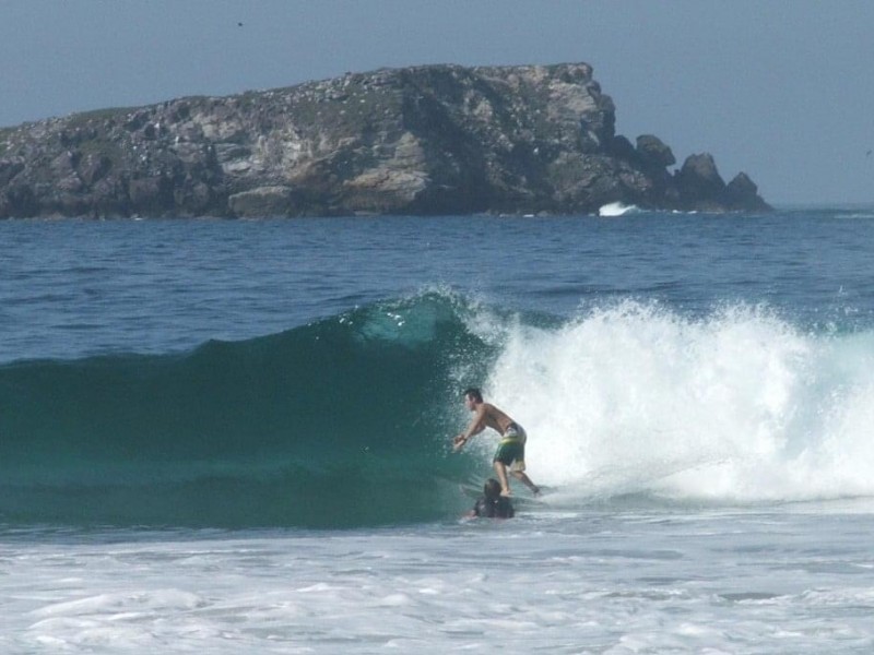 Surf se posiciona como deporte acuático favorito en la región
