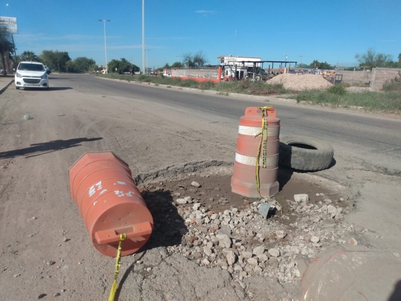 Surge nuevo socavòn en el periférico de Navojoa