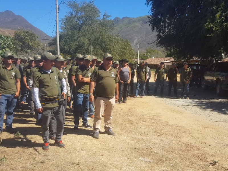 Surge policía comunitaria en comunidad de Coahuayutla