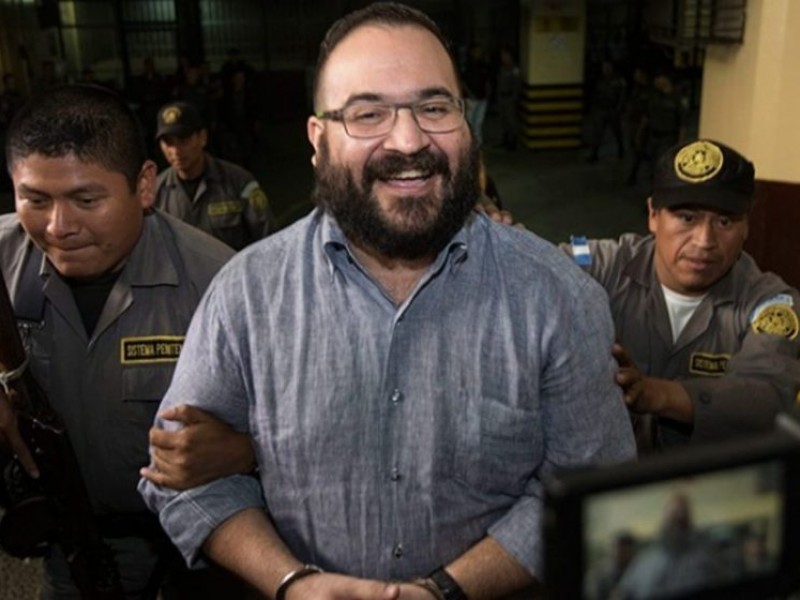 Suspende sentencia contra Javier Duarte
