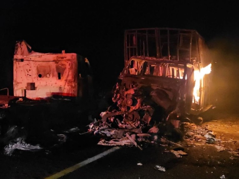 Suspenden 40 corridas de autobús por narcobloqueos en Zacatecas