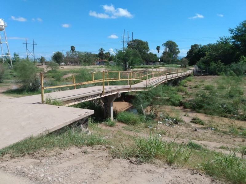 Suspenden clases ante peligro por puente y arroyo