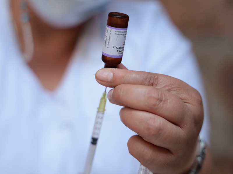 Suspenden clases en prepa de la UNIVA por caso de sarampion