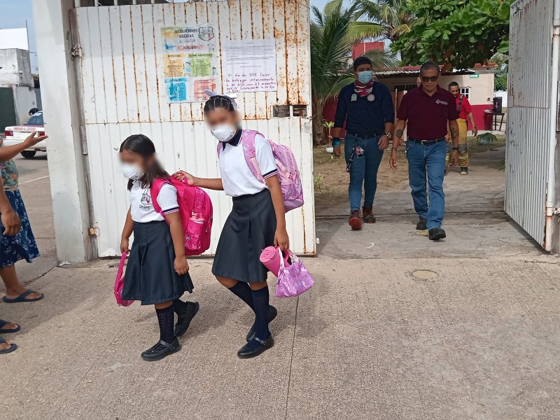 Suspenden clases en Villa Allende por fuerte olor a amoniaco