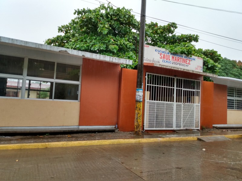 Suspenden clases por fuertes lluvias en Juchitán
