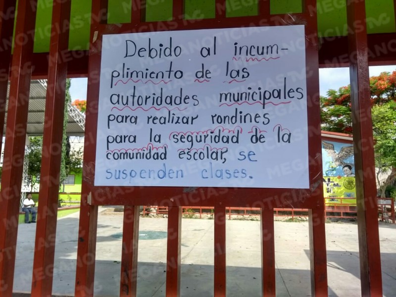 Suspenden clases por inseguridad en dos primarias