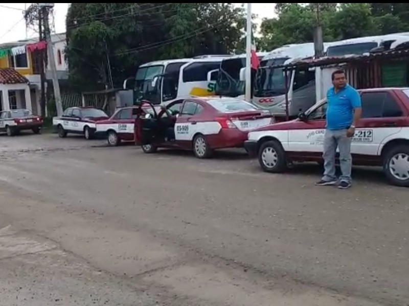 Suspenden corridas de la línea Sur en Ixhuatán