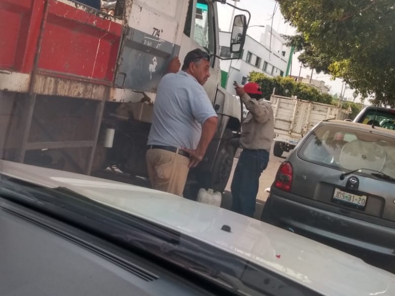 Suspenden servidores públicos de GDL por robar gasolina