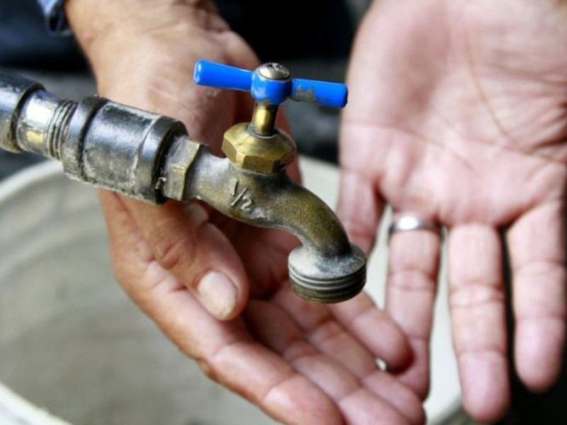 Suspenden suministro de agua en colonias de Zapopan y Tonalá
