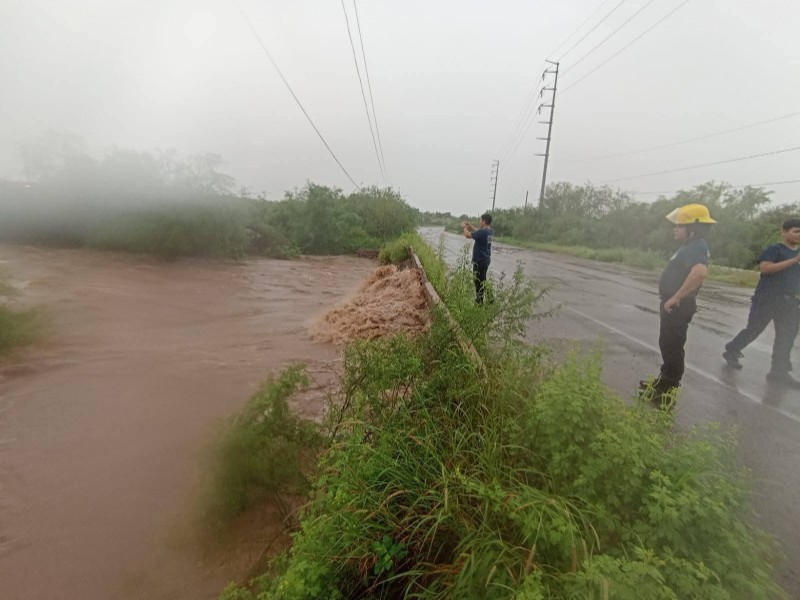 suspenden tránsito en carretera álamos km 05 por lluvias intensas