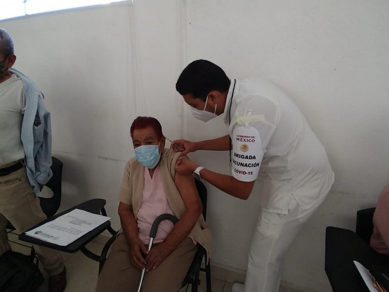 Suspenden vacunación en Morelia; se retrasa llegada de más dosis