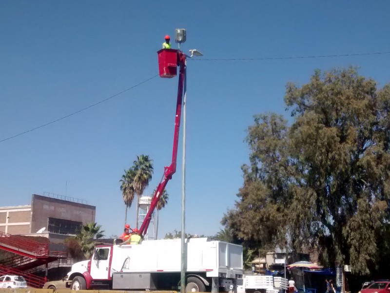 Sustituirán cableado de lámparas led