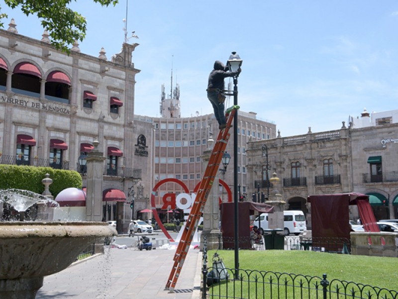 Sustituyen luminarias de Plaza de Armas