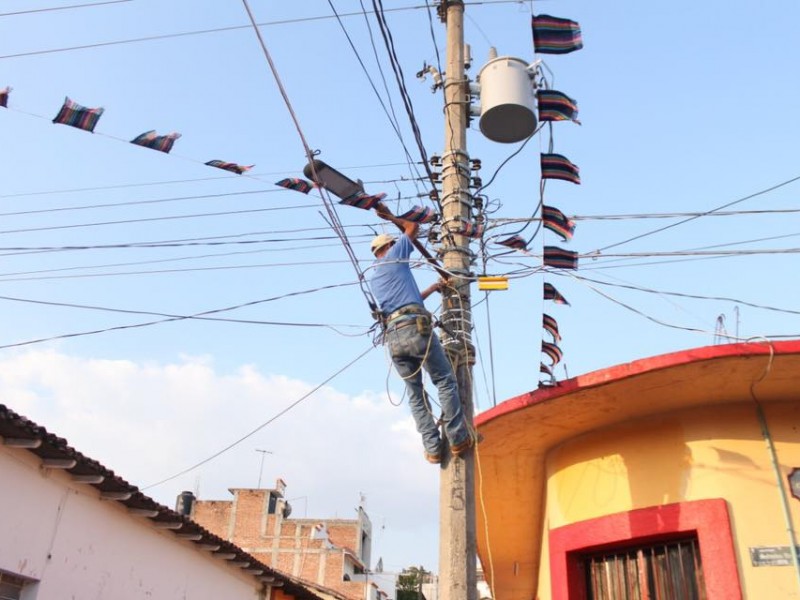 Sustituyen luminarias en Chiapa de Corzo