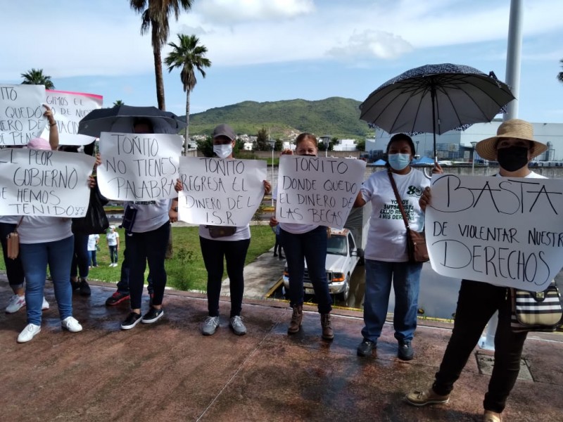 SUTSEM despide a AEG con manifestación