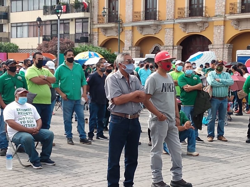 SUTSEM inicia con su plantón de 3 días