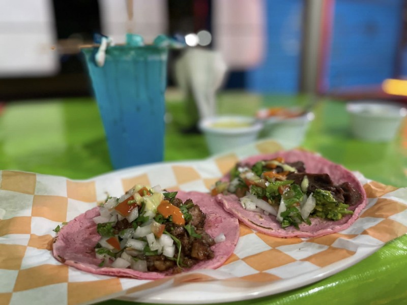 Tacos de Barbie y bebida de Ken en Guerrero