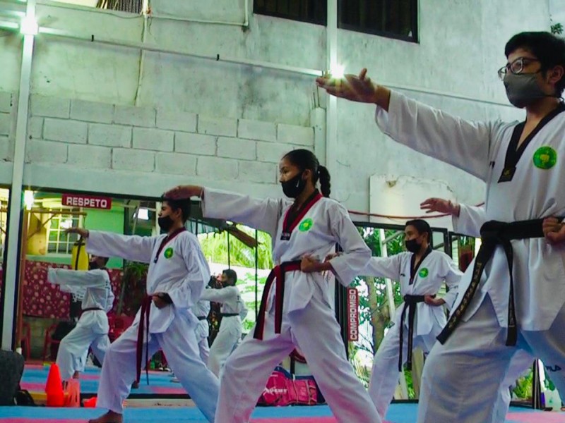 Taekwondoínes Tuxpeños buscan avanzar de grado