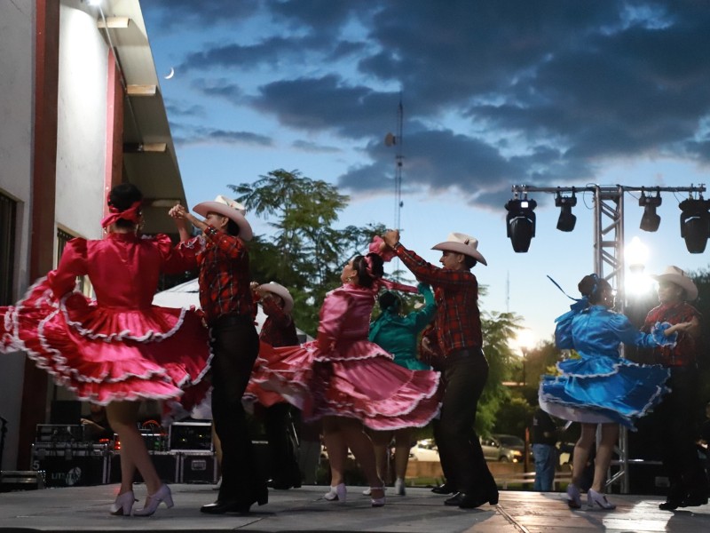 Talento artístico sonorense brilla en encuentro nacional del normalismo