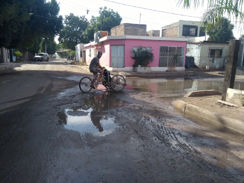 También en la Matías emergen aguas negras