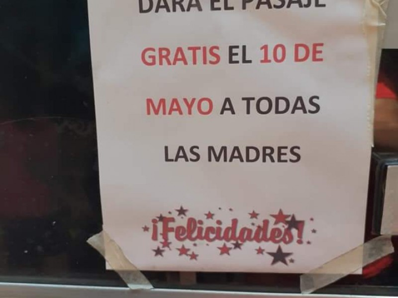 También en Petatlán, transportista ofrece pasaje gratis a mamás