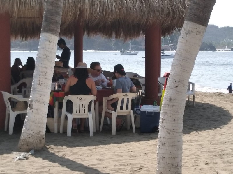 También es bajó el consumo del turismo en playa Principal