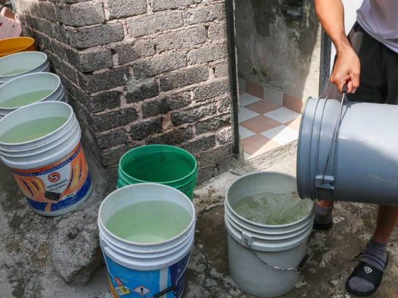 Tandeo de agua en Jardines de San Juan.