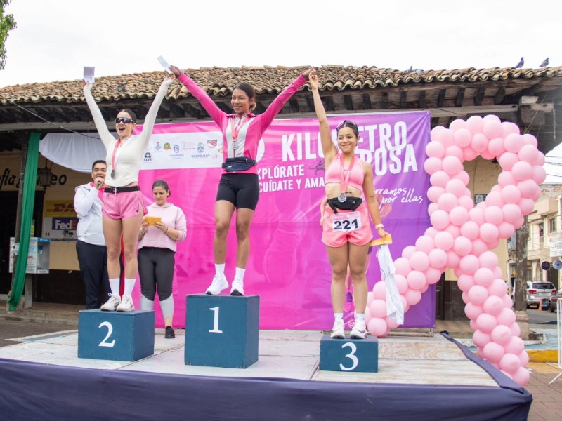 Tangancícuaro se viste de Rosa con carrera