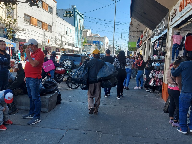 Tapatíos gastarán hasta 20 mil pesos en regalos navideños