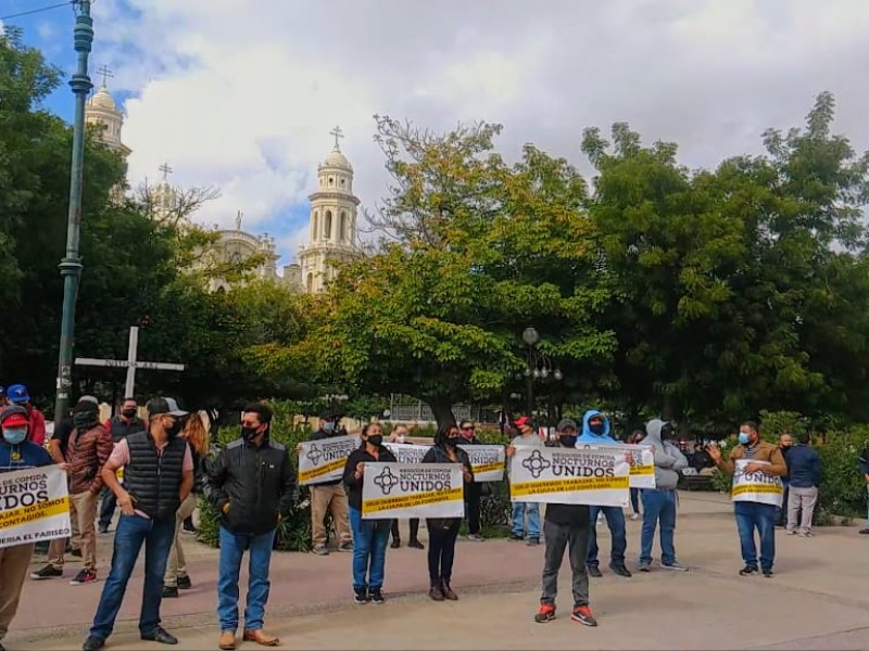 Taqueros, dogeros y cenadurías piden ampliación de horarios