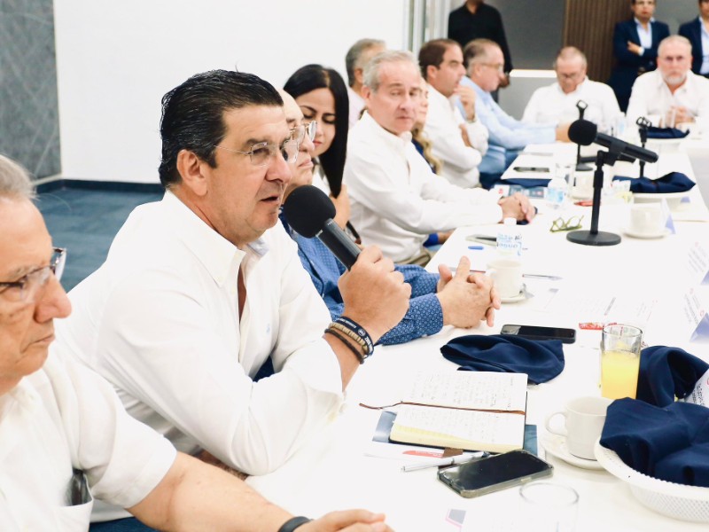 Tavo Ruiz fortalece lazos con CMIC en Veracruz