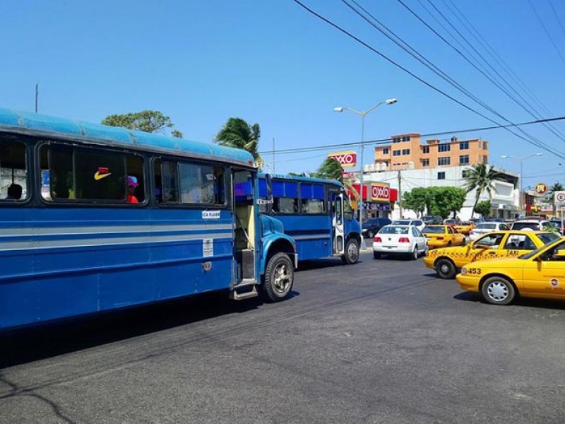 Taxis y urbanos afectados en un 70% por cuarentena