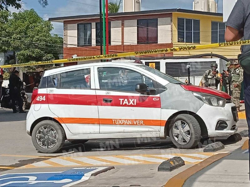 Taxista fallece dentro de su unidad