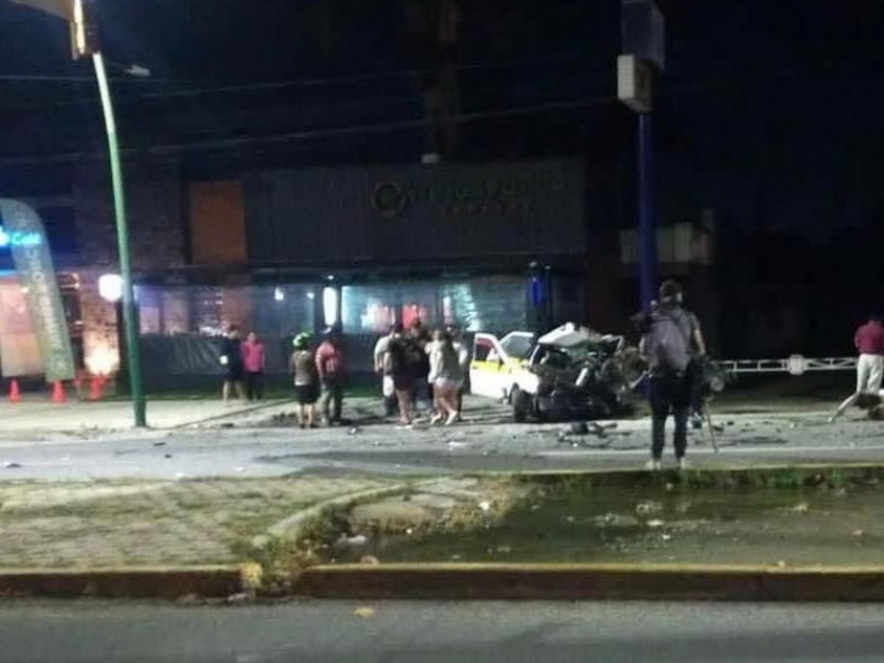 Taxista muere aplastado por conductor que manejaba en sentido contrario