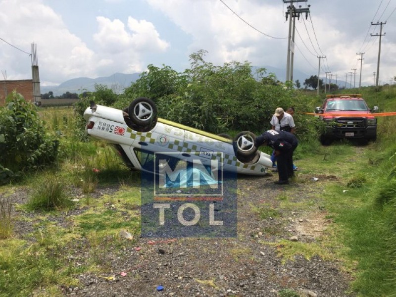 Taxista muere en volcadura en Rayón