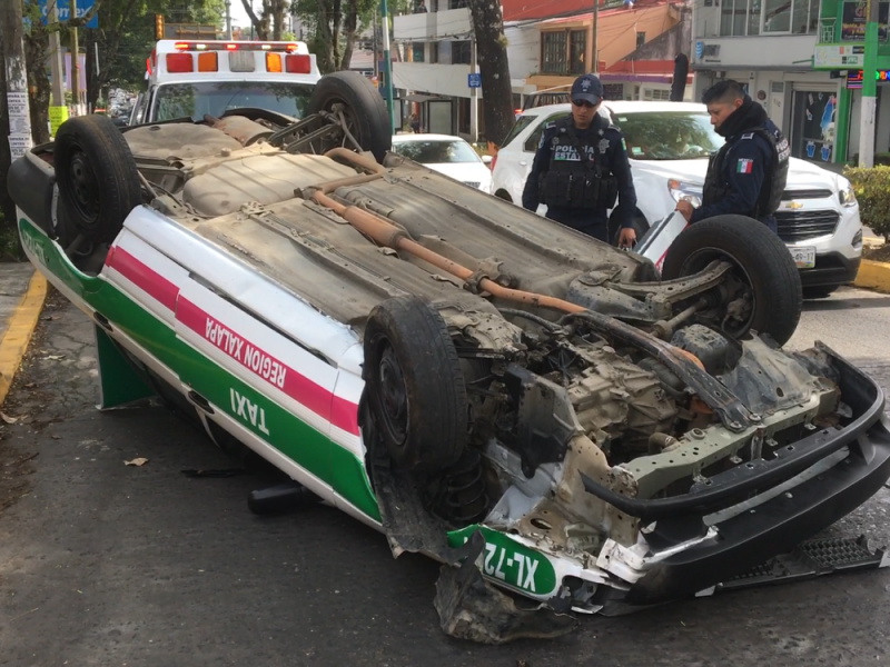 Taxista supuestamente drogado volcó en Américas