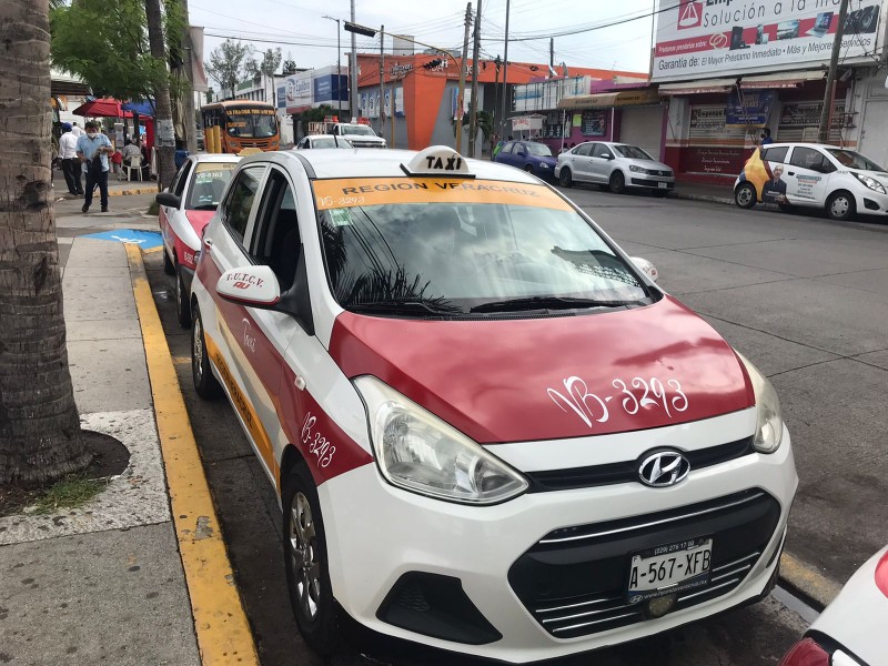 Taxistas usan base para ahorrar combustible ante alza