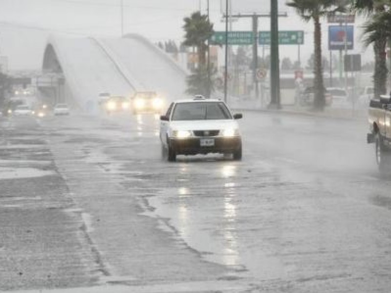 Taxistas abusan de tarifas en temporada de lluvias