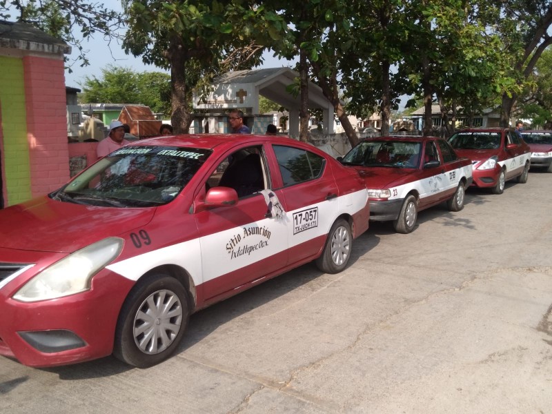 Taxistas de Ixtaltepec se quejan por circulación de camiones irregulares