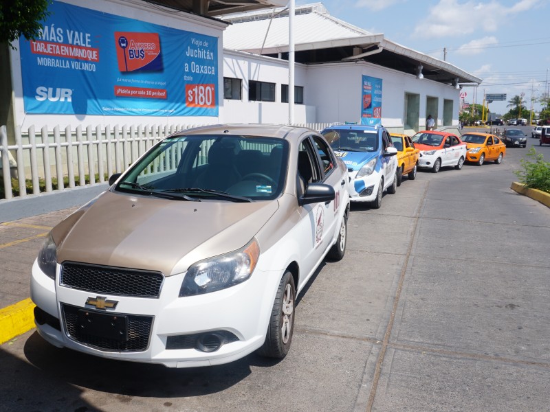 Taxistas de Juchitán paran labores por el Covid-19