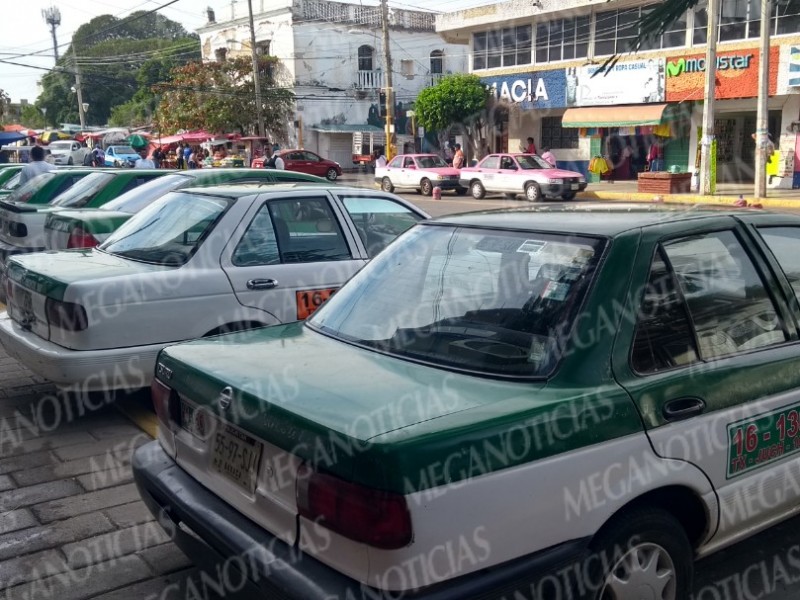 Taxistas de Juchitán son atendidos en SEMOVI