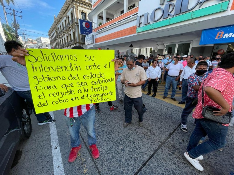 Taxistas de Tuxpan piden ajuste de tarifas