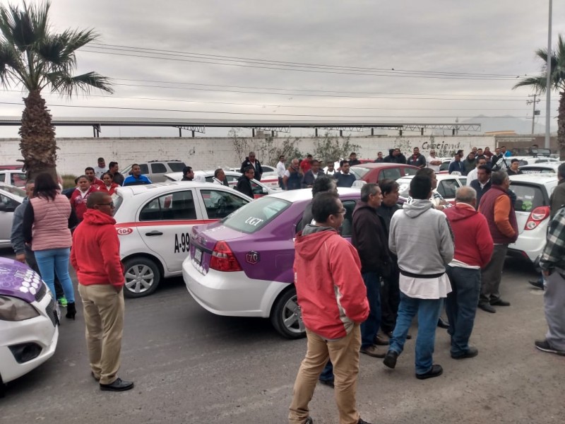 Taxistas denuncian detenciones arbitrarias