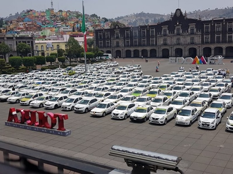 Taxistas desquician Toluca