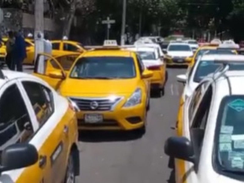 Taxistas exigen retiro de mototaxis y plataformas no regularizadas